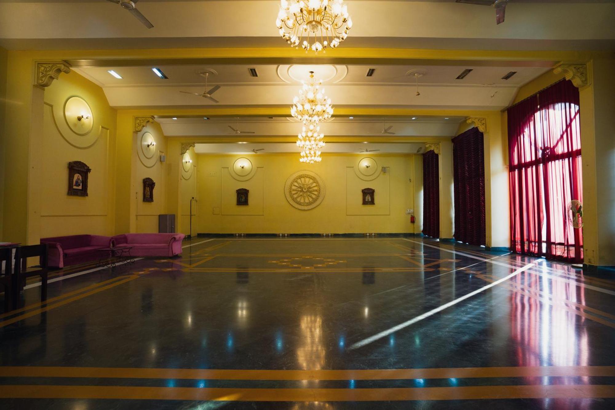 Hotel Girdhar Mahal Indore Exterior foto