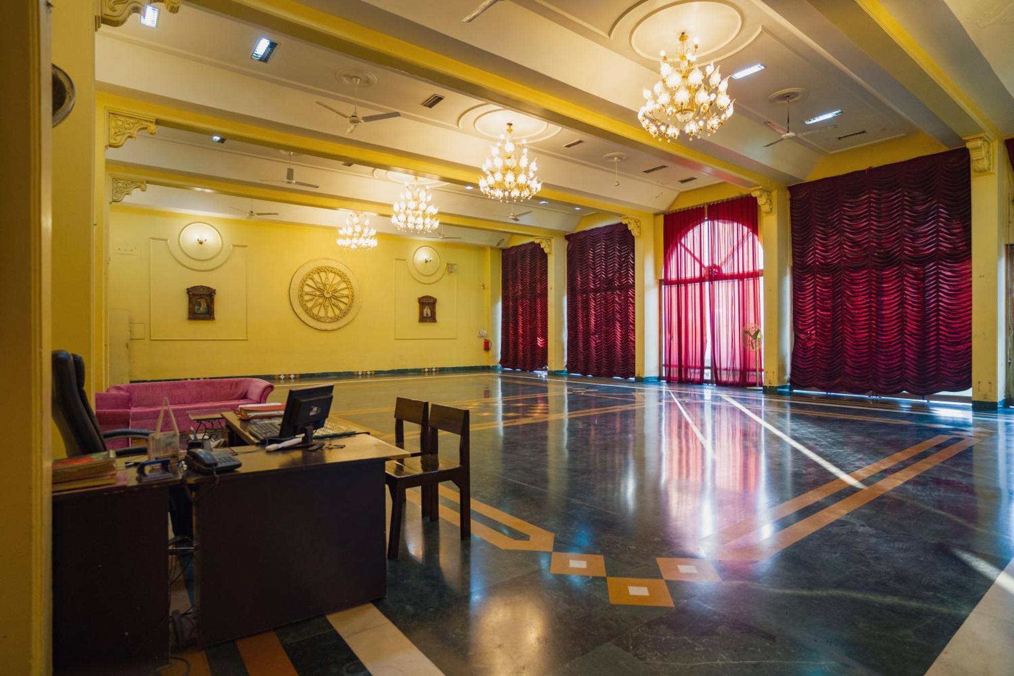Hotel Girdhar Mahal Indore Exterior foto