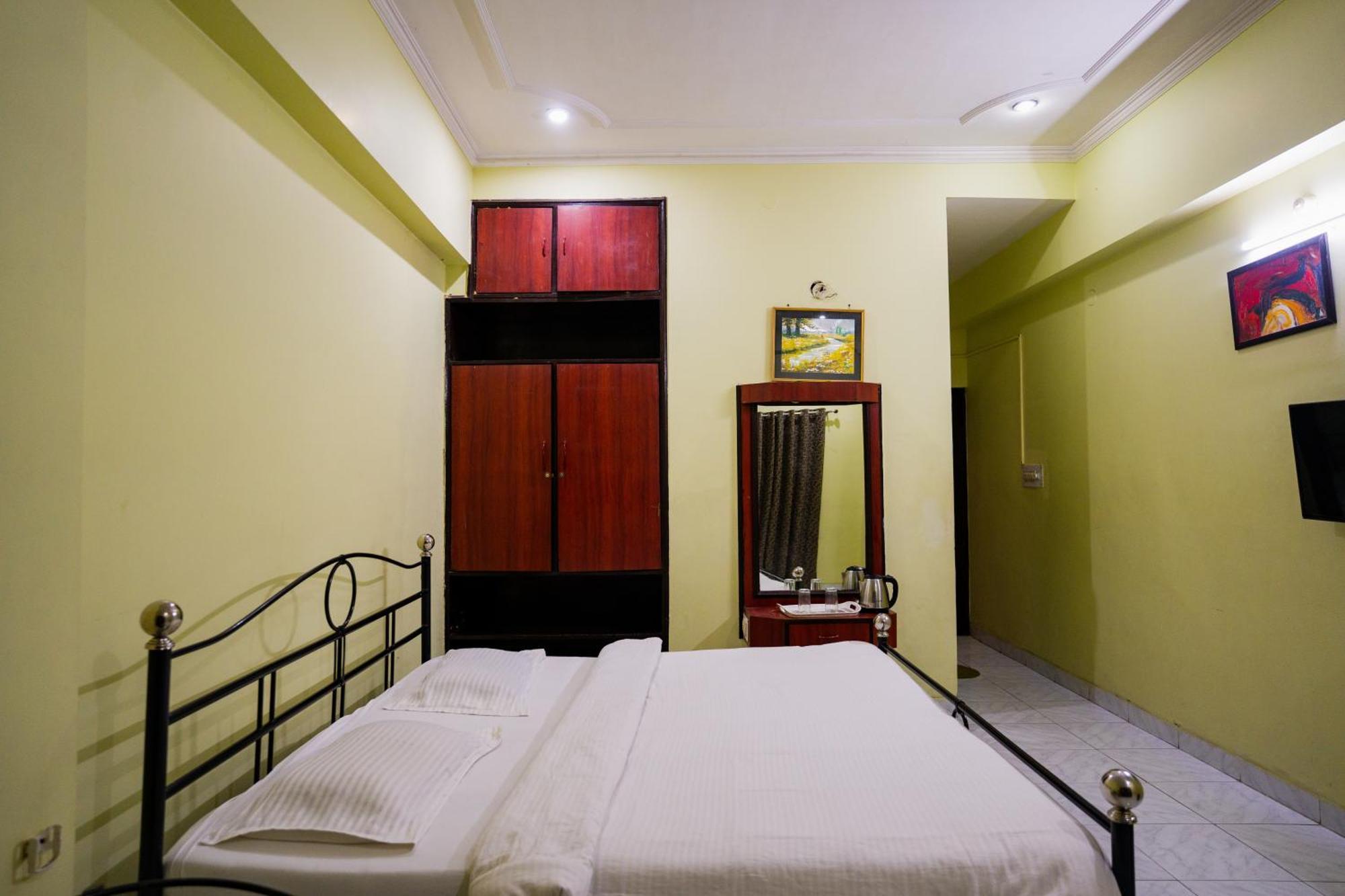 Hotel Girdhar Mahal Indore Exterior foto