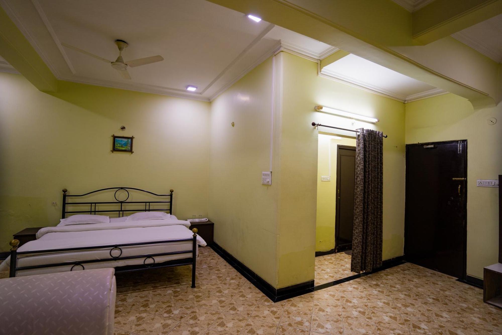 Hotel Girdhar Mahal Indore Exterior foto