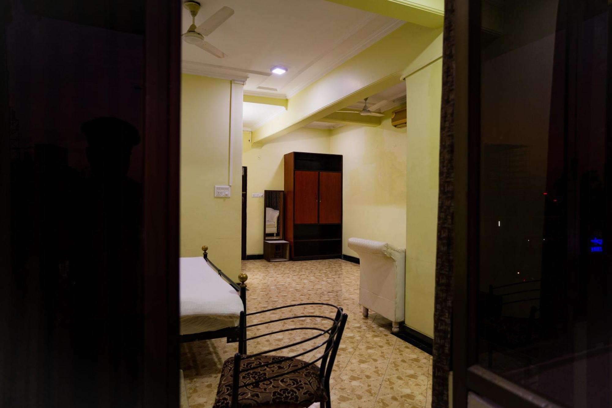 Hotel Girdhar Mahal Indore Exterior foto