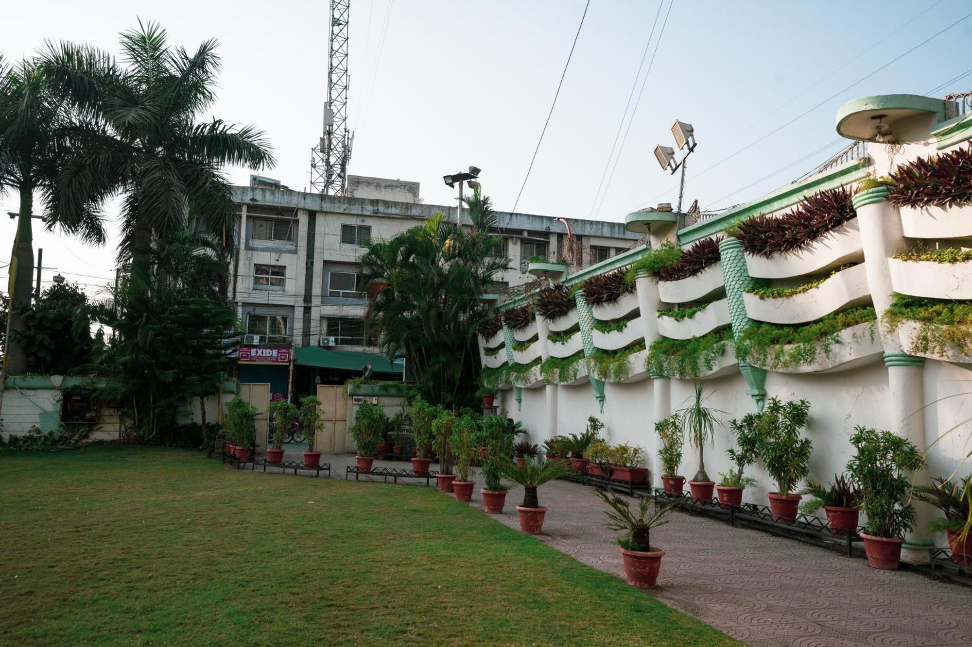 Hotel Girdhar Mahal Indore Exterior foto